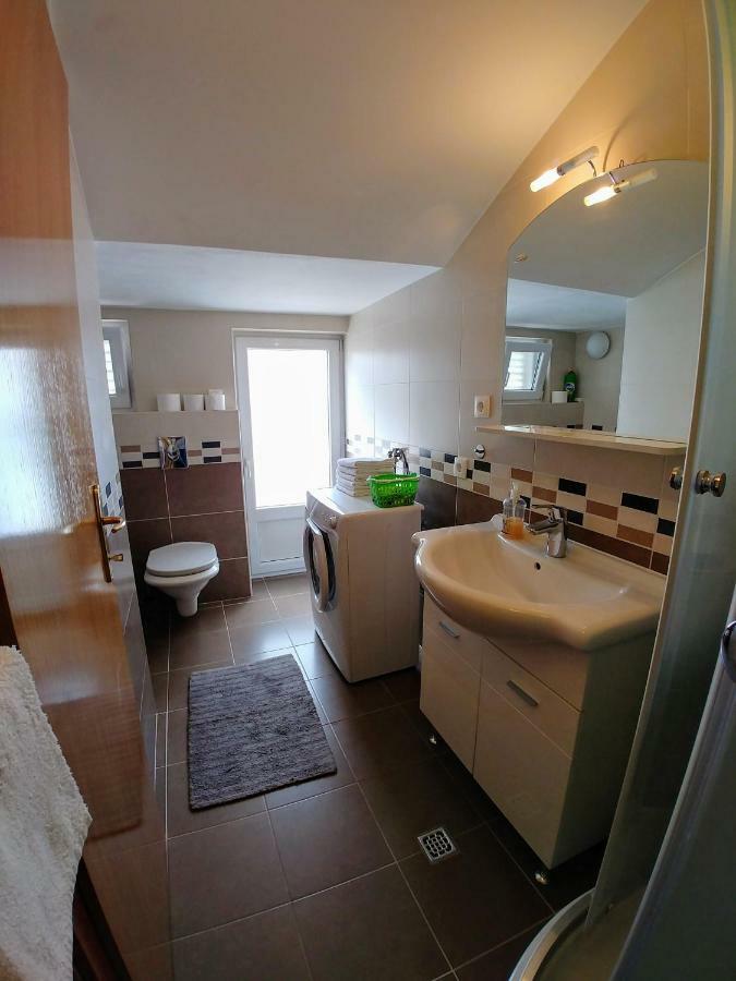 Penthouse Studio With Sea View มาคาร์สกา ภายนอก รูปภาพ